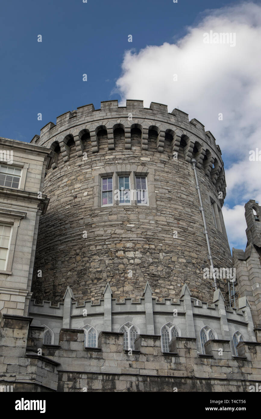 El Castillo de Dublín, Irlanda - esta parte del castillo data a comienzos de los 1200s, pero se ha modificado en los últimos siglos. Foto de stock