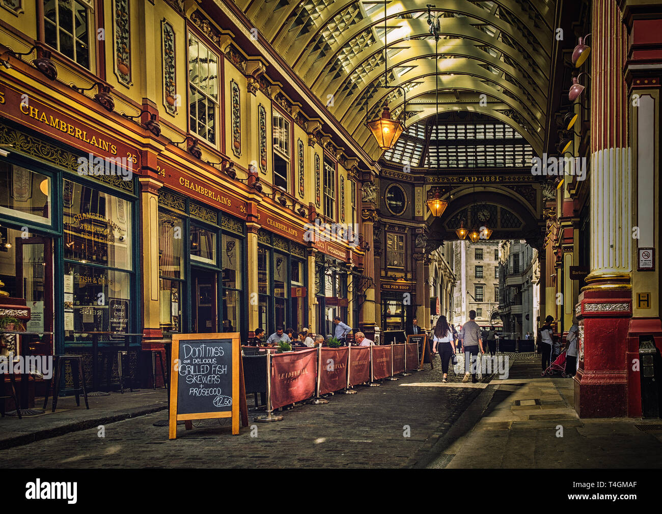 Londres, Reino Unido, agosto de 2018, restaurante Chamberlain's de mariscos y pescados en la ciudad de Londres. Mercado de Leadenhall. Foto de stock