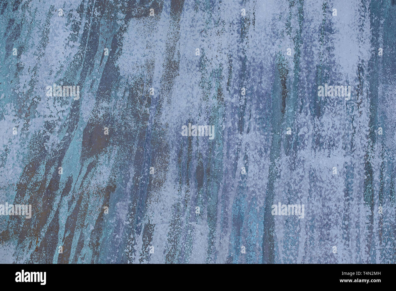 Cerca de la raya de pintura vertical azul desapareció patrón abstracto Foto de stock
