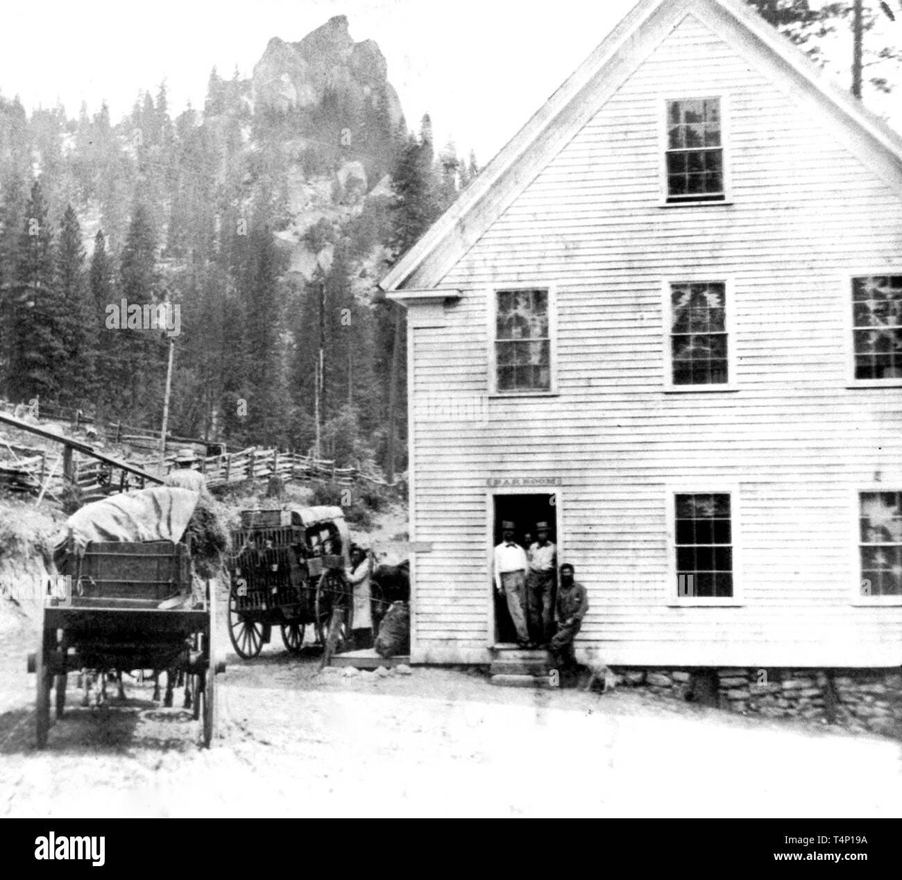 La historia de California - Sugar Loaf Mountain, y Webster's Station ca. 1866 Foto de stock