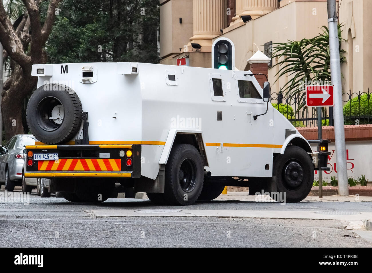 Johannesburgo, Sudáfrica, del 22 de marzo- 2019: Efectivo en tránsito van en el centro de la ciudad. Foto de stock