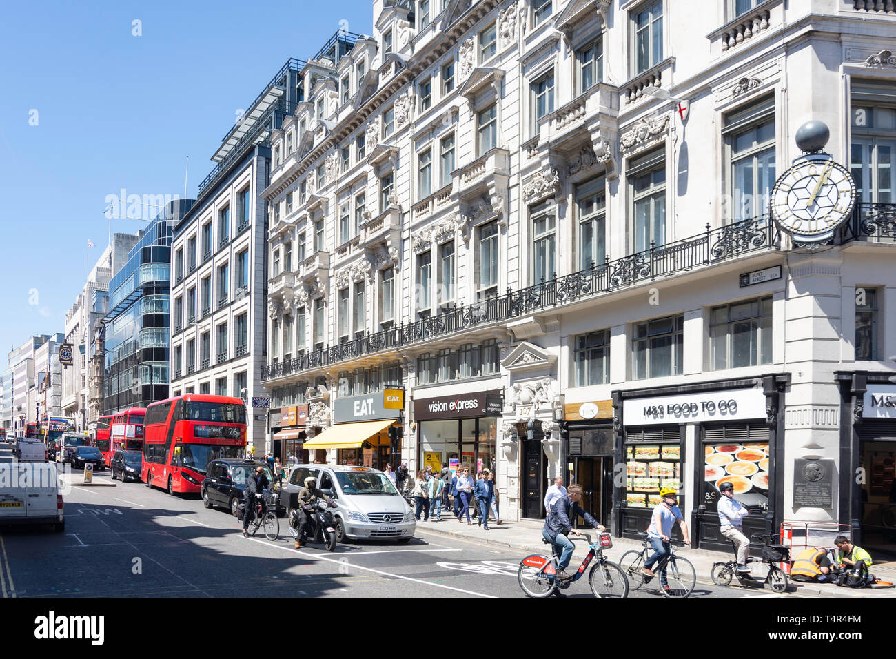 Fleet Street, Ludgate Circus, Ciudad de Londres, Greater London, England, Reino Unido Foto de stock