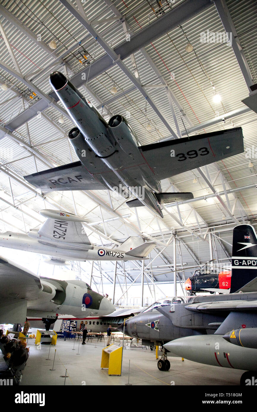 Avro Canada Cf 100 Canuck En El American Air Museum En El Museo Imperial De Guerra De Duxford Cambridgeshire Inglaterra Fotografia De Stock Alamy