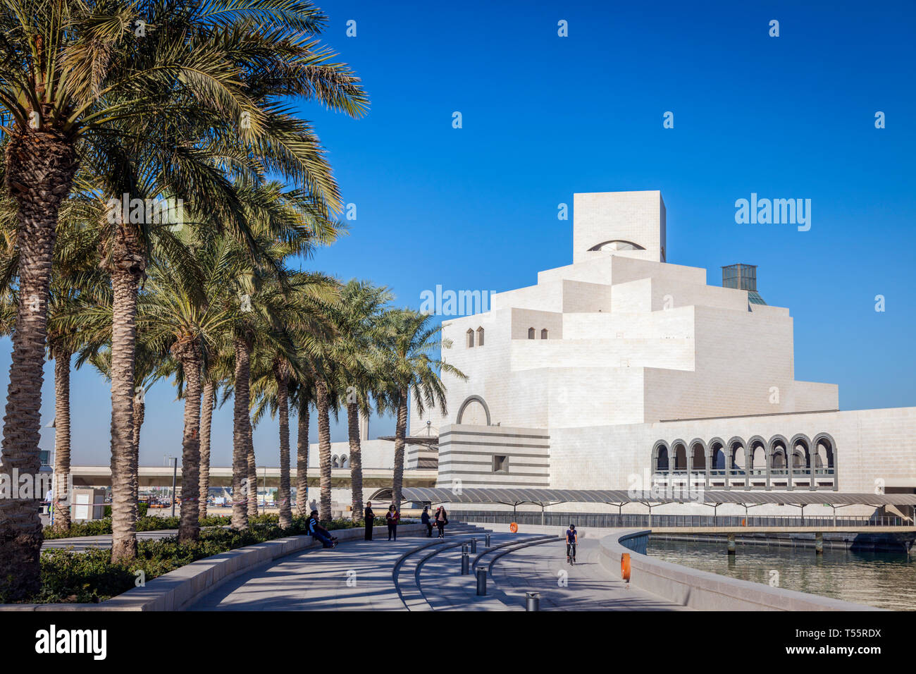 Waterfront Museo de Arte Islámico en Doha, Qatar Foto de stock