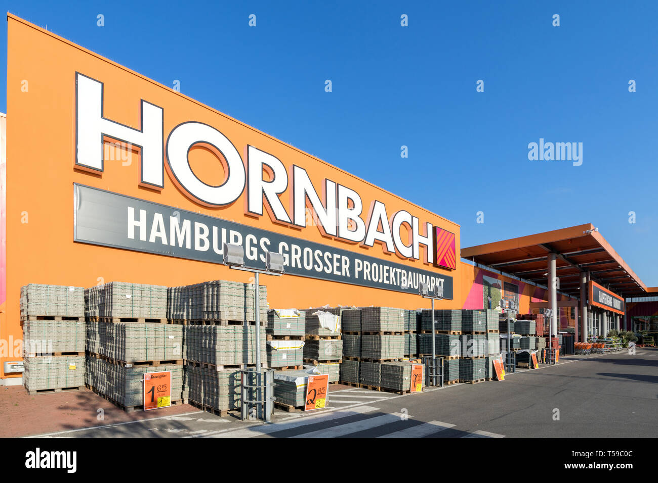 Hornbach ferretería en Hamburgo, Alemania. Hornbach es una cadena de tiendas de bricolaje alemán ofrece mejoras del hogar y bricolaje mercancías. Foto de stock