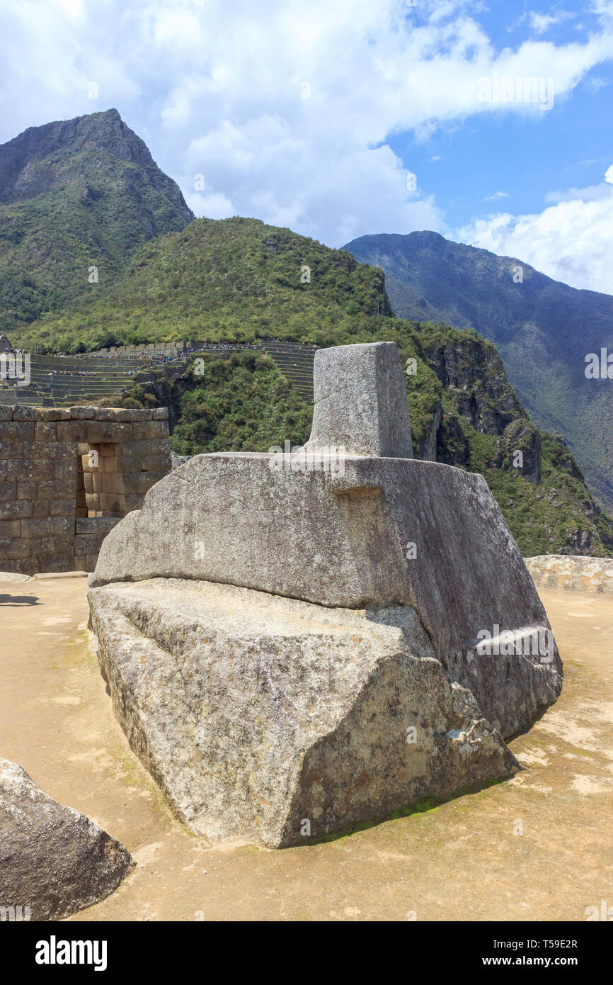 Acérquese más a la estructura de las ruinas de Machu Picchu, Perú