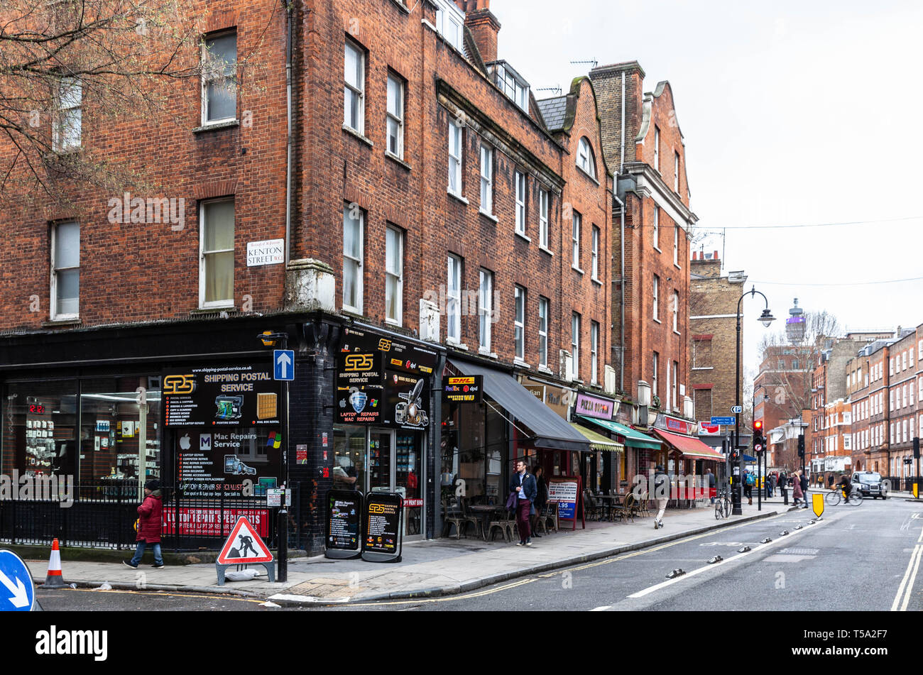 Esquina De Kenton Street Y Tavistock Place Bloomsbury Londres Wc1 Inglaterra Reino Unido Fotografia De Stock Alamy