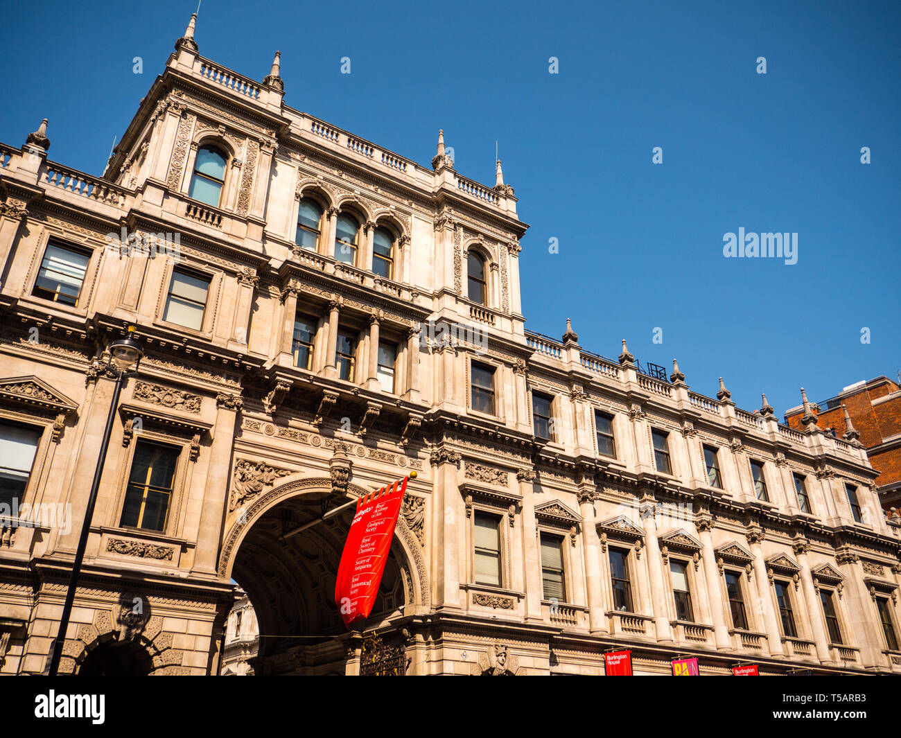 La Royal Academy of Arts, Burlington House, Picadilly, Mayfair, Londres, Inglaterra, Reino Unido, GB. Foto de stock