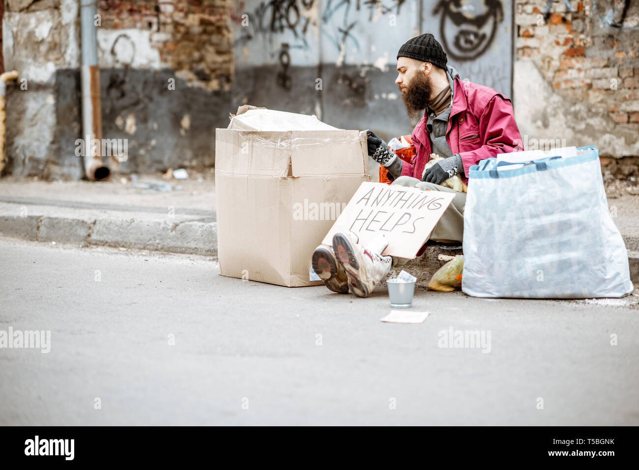 Poverty Ragged Poor Fotos e Imágenes de stock Alamy Poverty Ragged Poor Fotos e Imágenes de stock Alamy