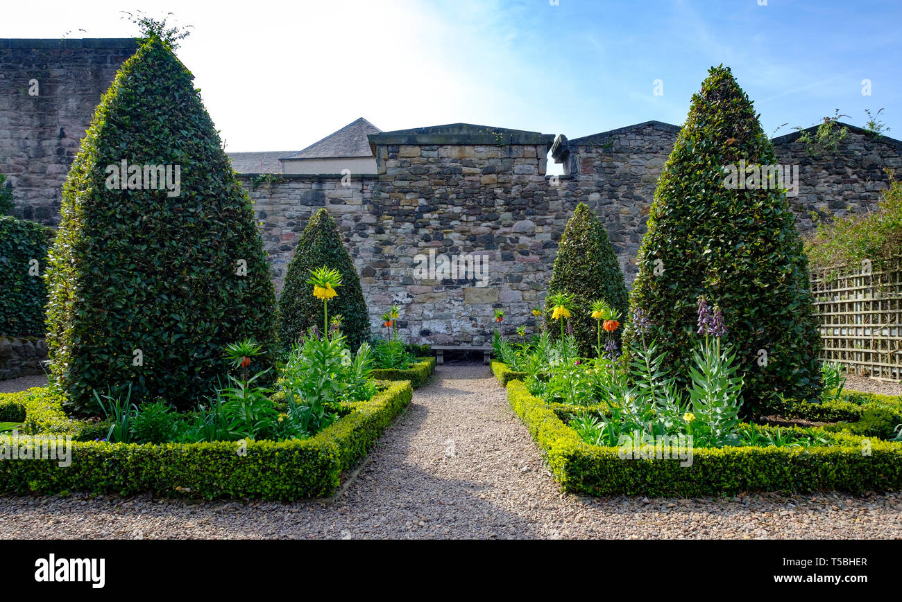 Vista de Dunbar cerca del jardín off Canongate en casco antiguo de Edimburgo, Escocia, Reino Unido Foto de stock