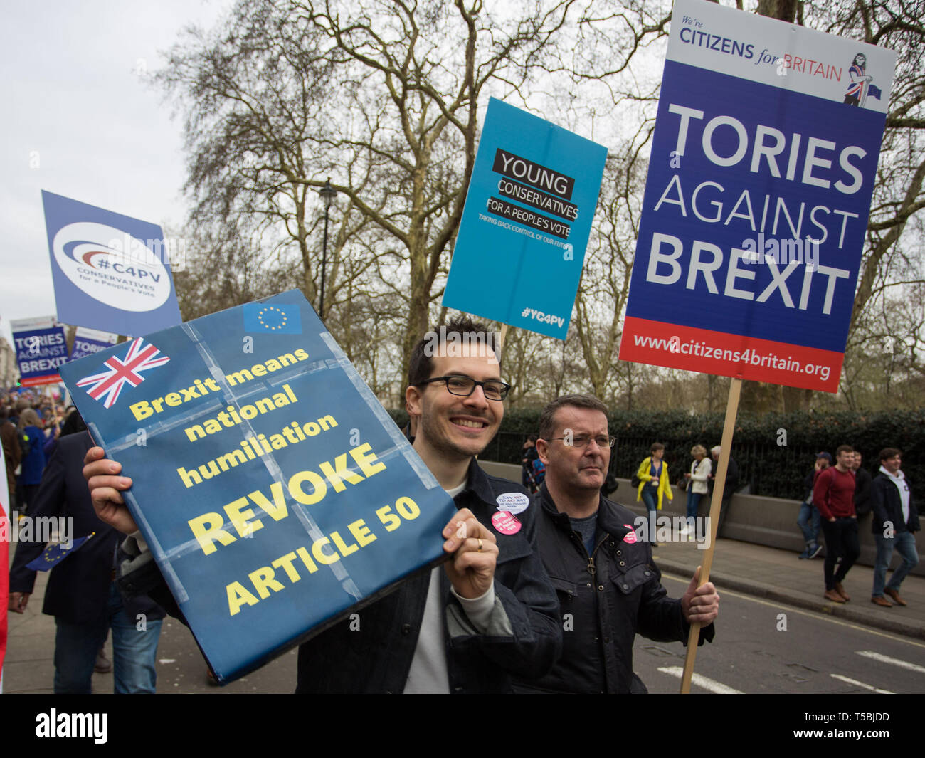 Poner a la gente de marzo ve a cientos de miles de personas marchan a través de Londres exigiendo una última palabra sobre Brexit Featuring: Atmósfera, ver dónde: Londres, Reino Unido cuando: 23 Mar 2019 Crédito: Wheatley/WENN Foto de stock
