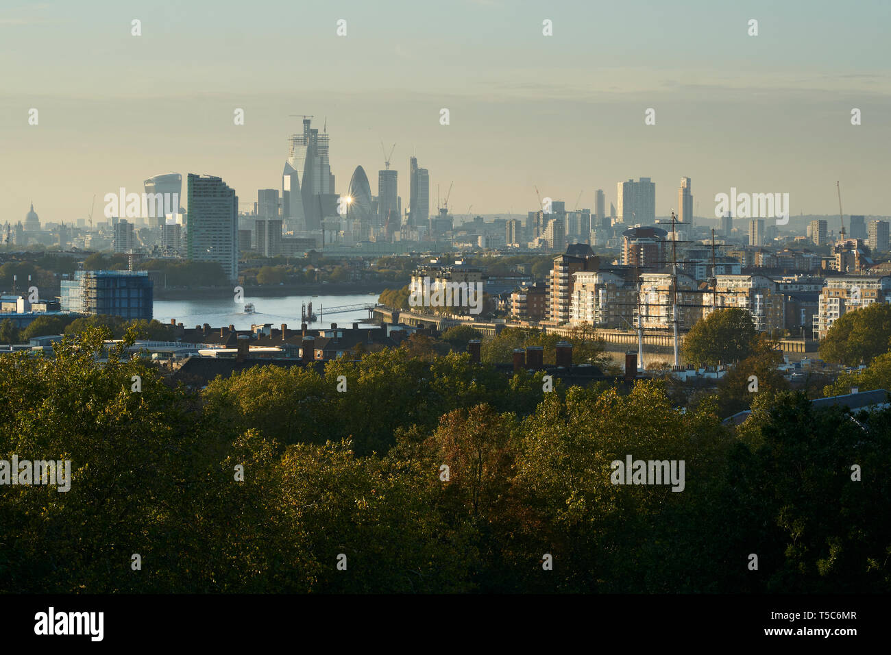 Visto desde la ciudad de Londres Greenwich Park, Londres, Reino Unido. Foto de stock