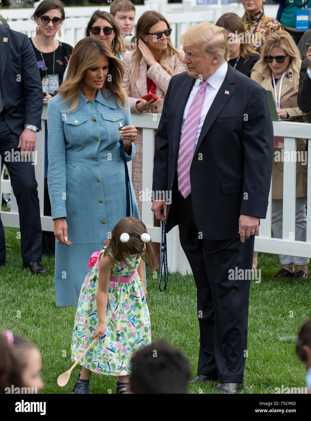 El Presidente de Estados Unidos, Donald J. Trump y la primera dama Melania  Trump participar en la Casa Blanca Rollo de huevo de Pascua en el Jardín  Sur de la Casa Blanca