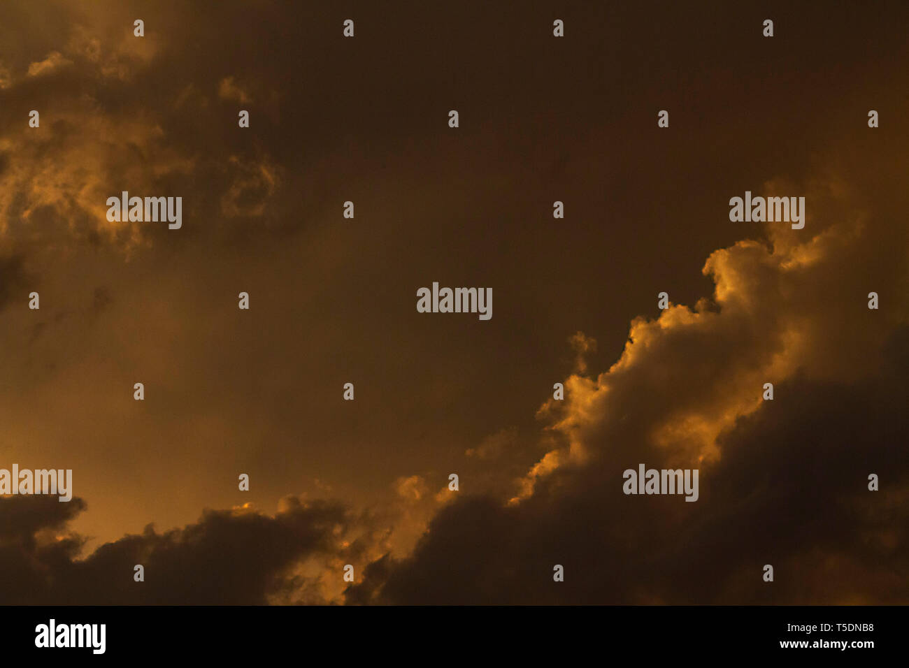 Sky por Roma - Roma - Tormenta temporale romano primaverile di Claudio Sisto Foto de stock