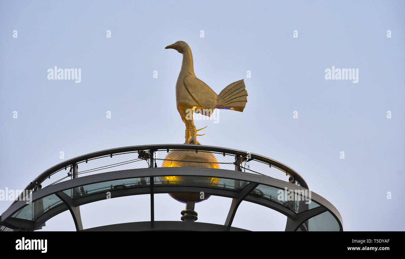 El gallo en la parte superior del Tottenham Hotspur Stadium Londres Inglaterra Reino Unido Foto de stock