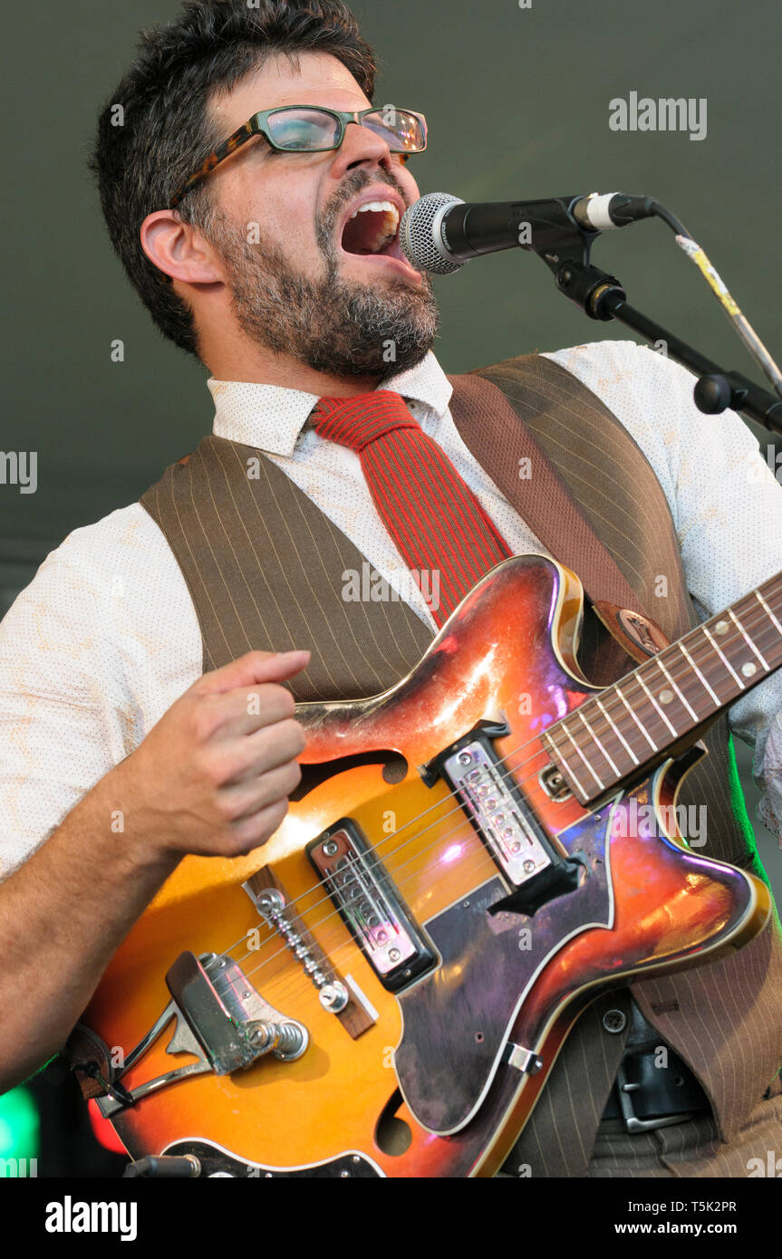 El cantautor llamó Gonsalves de ciudad de Kobo actuarán en el Festival Womad, Charlton Park, Reino Unido, 26 de julio de 2014. Foto de stock