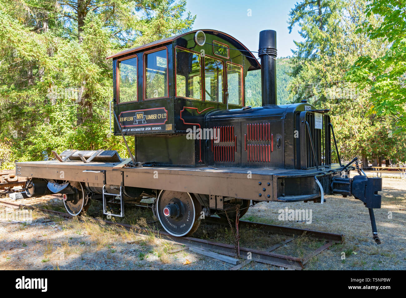 Canadá, Columbia Británica, Port Alberni, McLean Mill National Historic Site, 1928 'BUDA' locomotora a gas, utilizado para mover los coches de madera alrededor del sitio del molino Foto de stock
