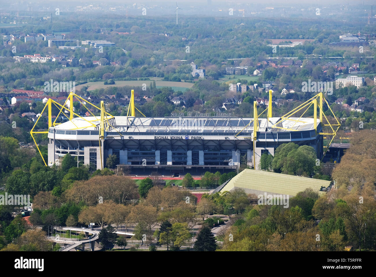 Fútbol Westfalenstadion estadio Signal Iduna Park. Hogar del club de fútbol de la Bundesliga BvB Borussia Dortmund. Dortmund, Renania del Norte-Westfalia, Alemania, Europa Foto de stock