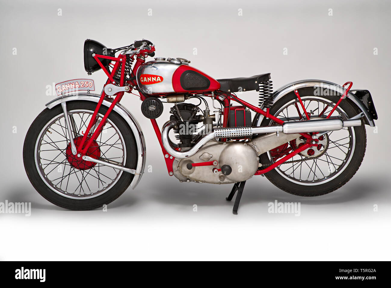 Moto d'Epoca Ganna 250 cc. Marca: Ganna modello: 250 cc nazione: Italia - Varese anno: 1935 condizioni: restaurata cilindrata: 249 (al. Foto de stock