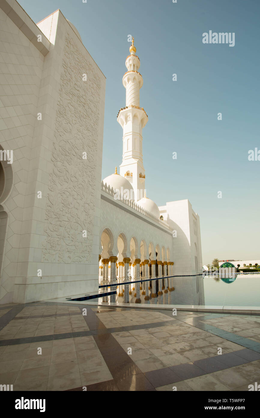 El Jeque Zayed Bin Sultan Al Nahyan Mezquita, Abu Dhabi, Emiratos Árabes Unidos, Oriente Medio Foto de stock