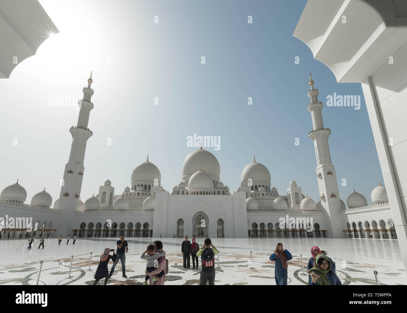 El Jeque Zayed Bin Sultan Al Nahyan Mezquita, Abu Dhabi, Emiratos Árabes Unidos, Oriente Medio Foto de stock