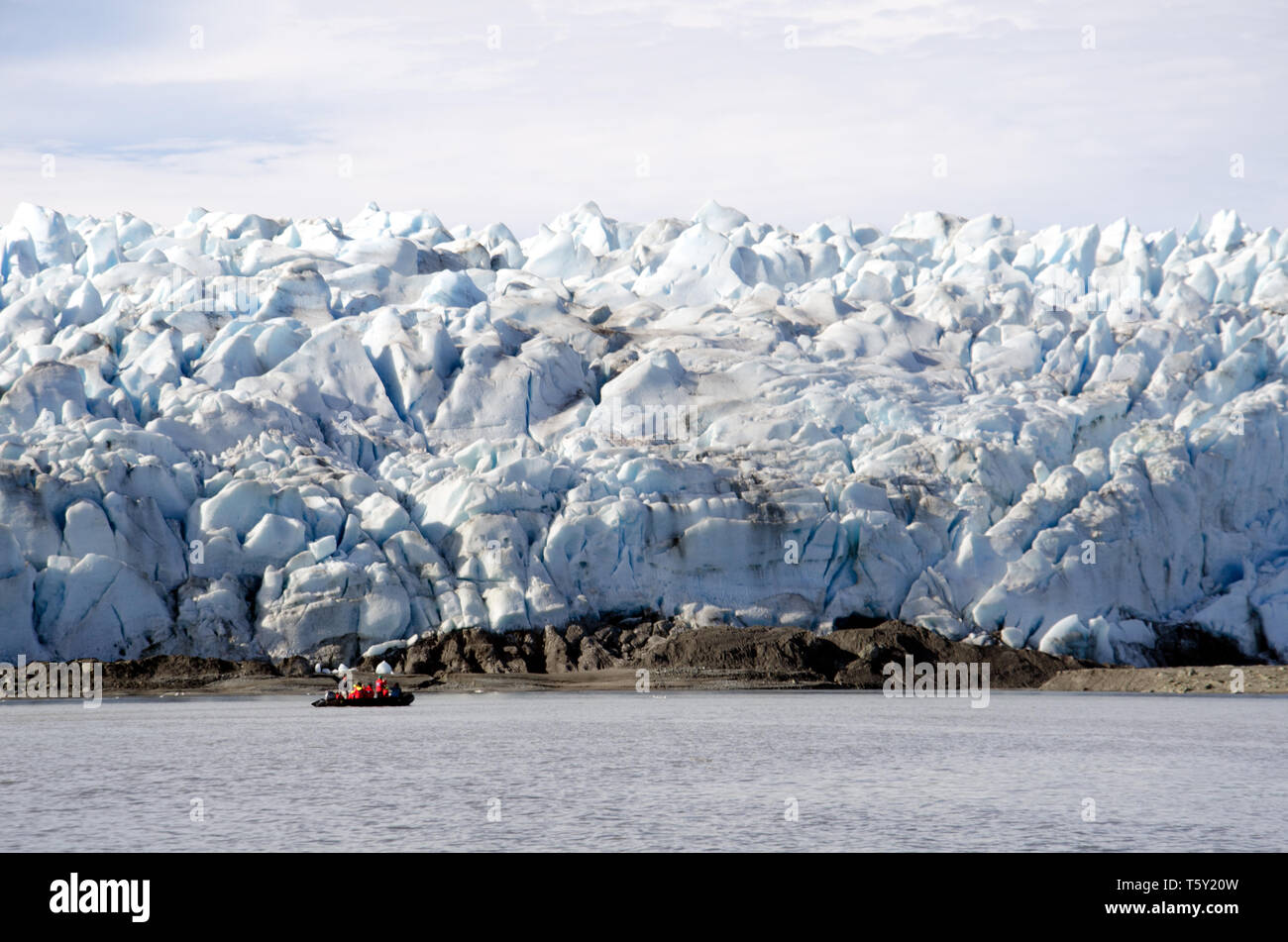 La gran Pio XI, o Bruggen, glaciar en el sur de Chile es de 5 km de ancho, y--inusualmente--avance Foto de stock
