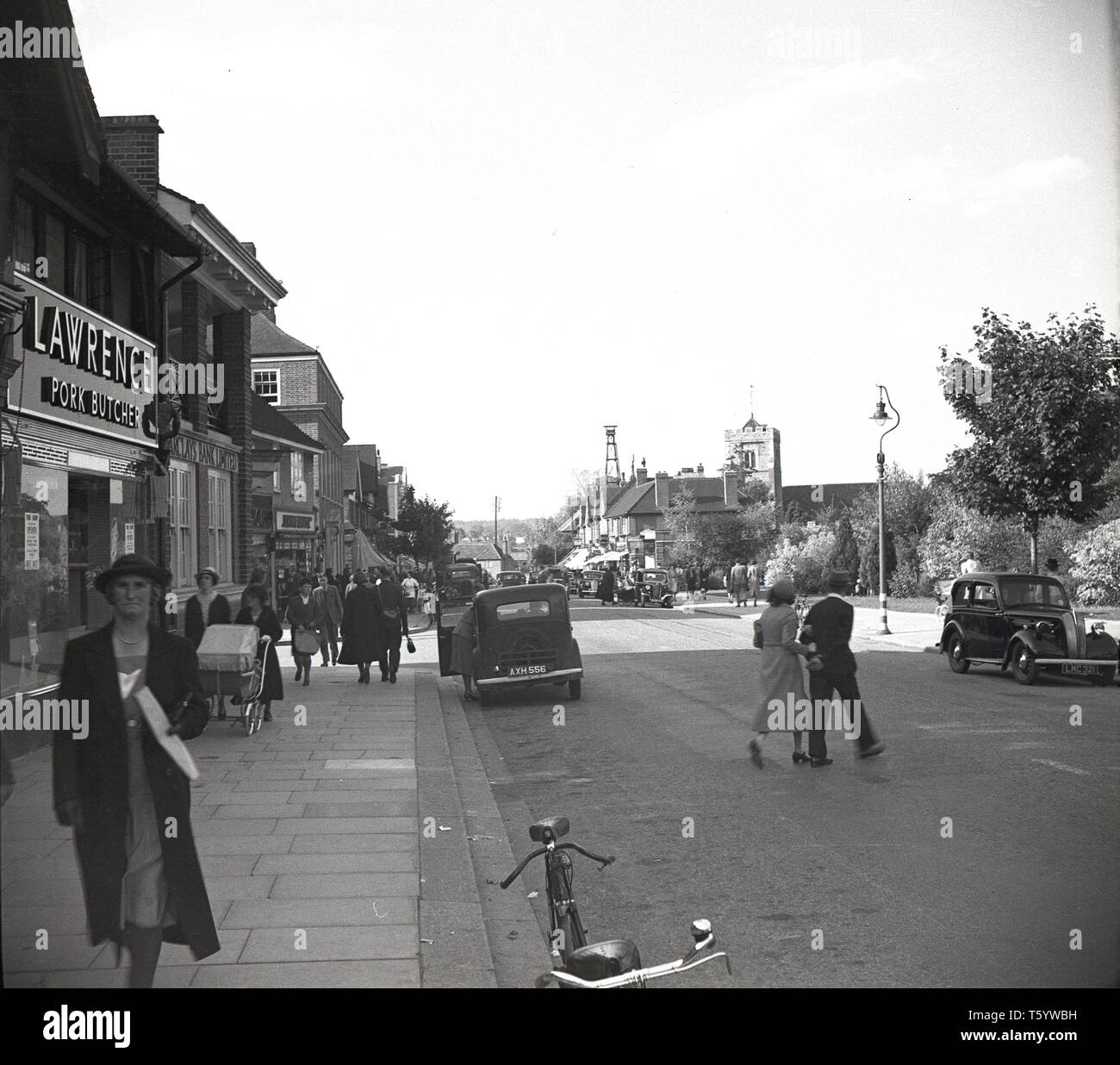 1940, histórico, una vista desde esta época de Ruislip High Street, en