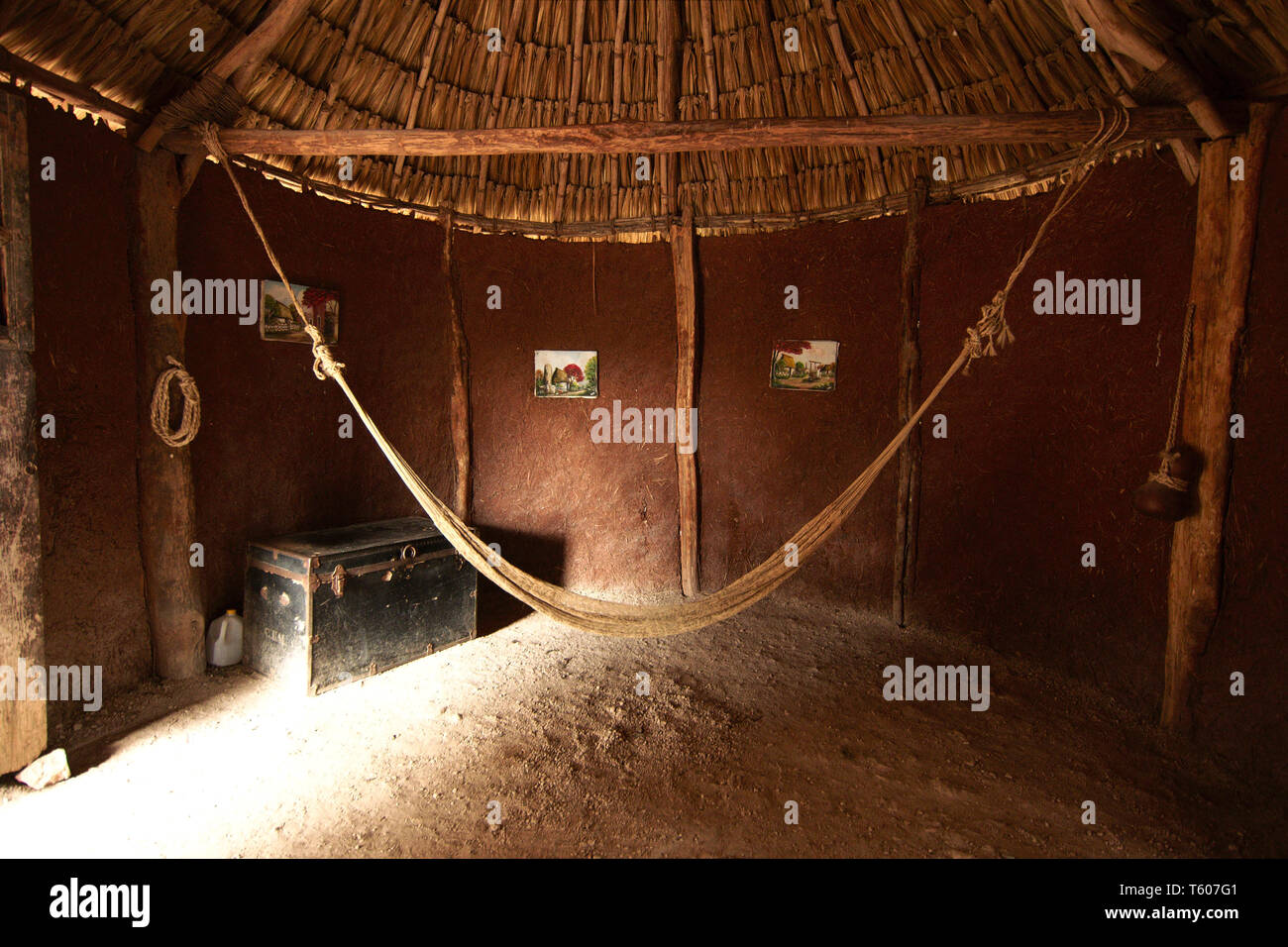 Tecoh, Yucatán, México 2019 una casa tradicional maya se muestra