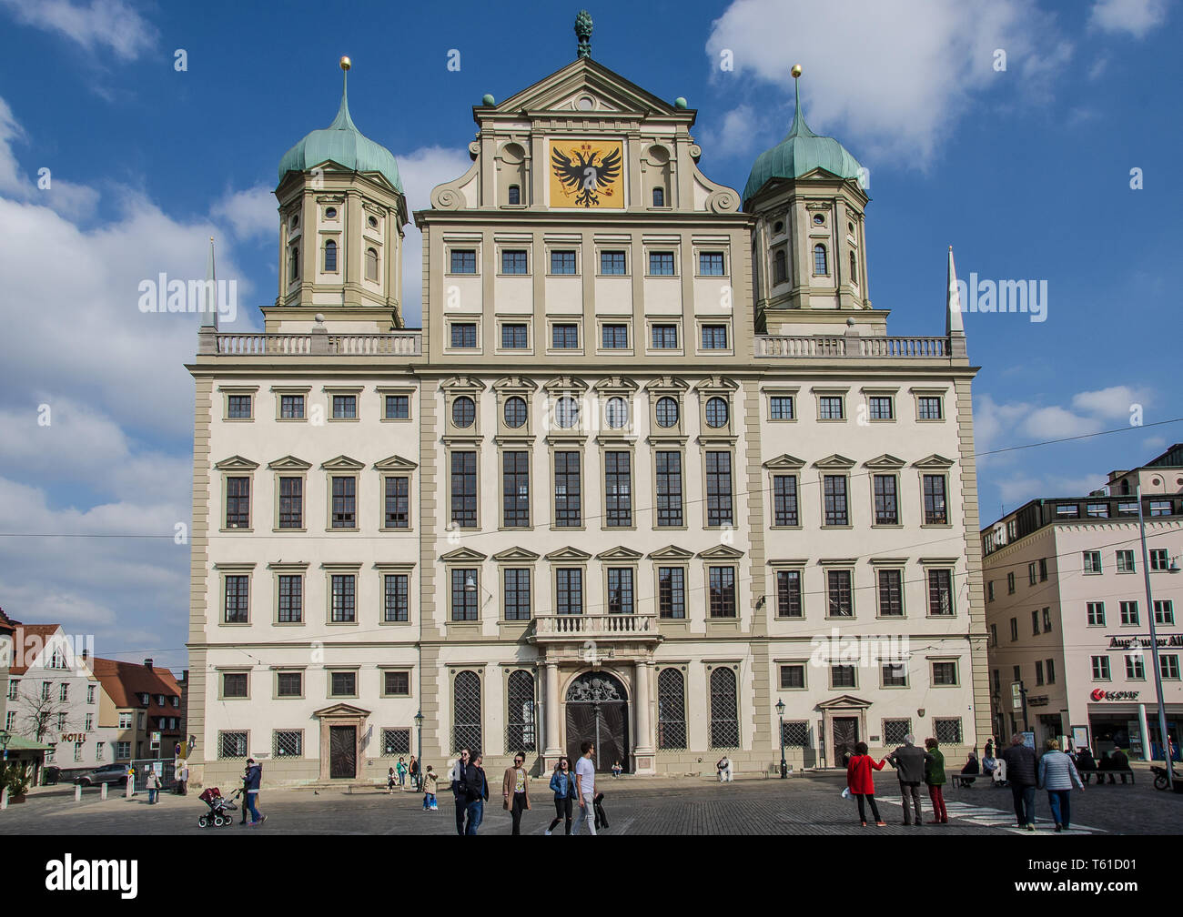 El ayuntamiento es el centro administrativo de Augsburgo y uno de los más importantes edificios seculares de estilo renacentista al norte de los Alpes. Foto de stock