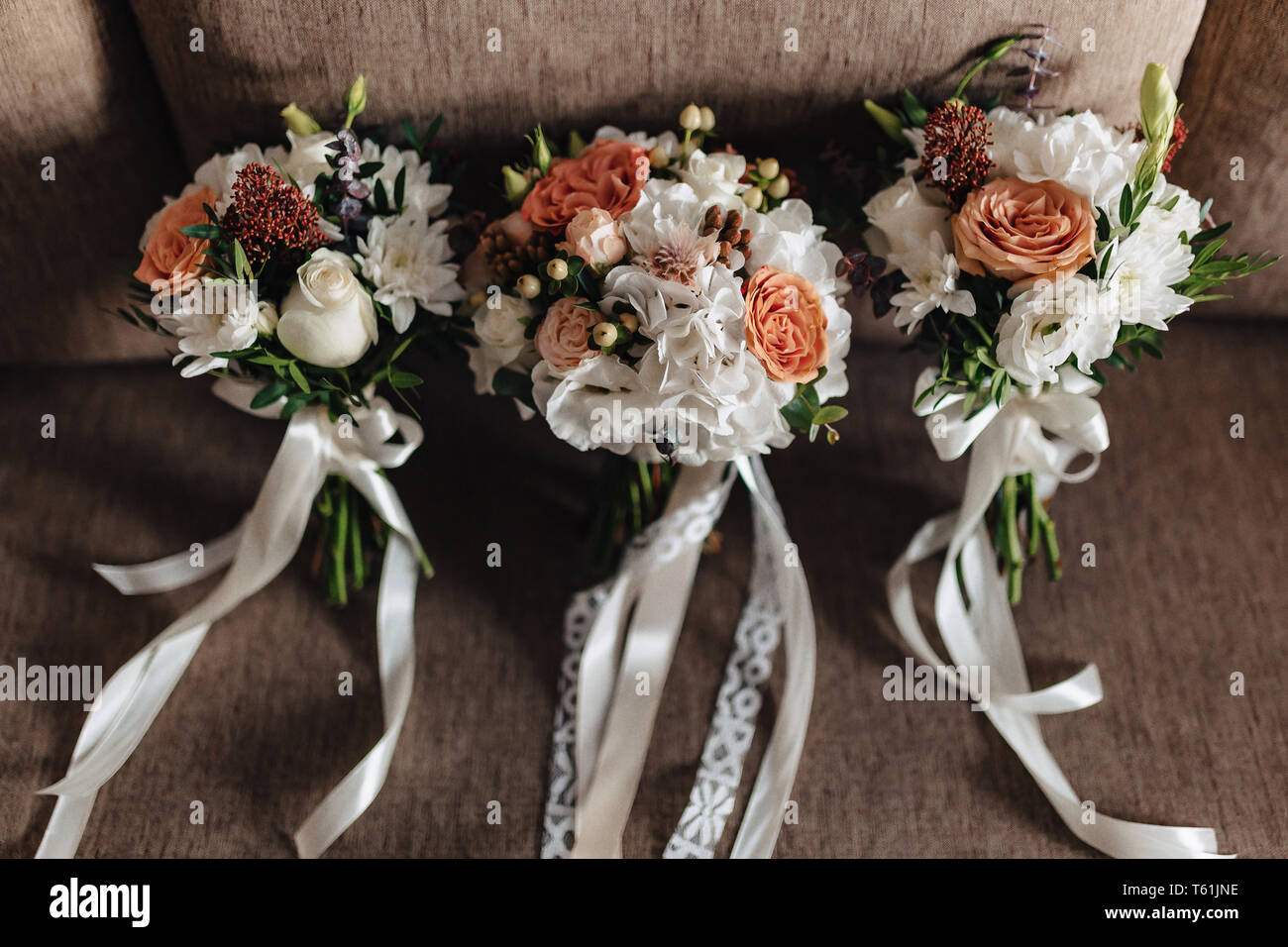 Bouquet de boda y decoración de bodas, flores y arreglos florales de boda  en parte Fotografía de stock - Alamy