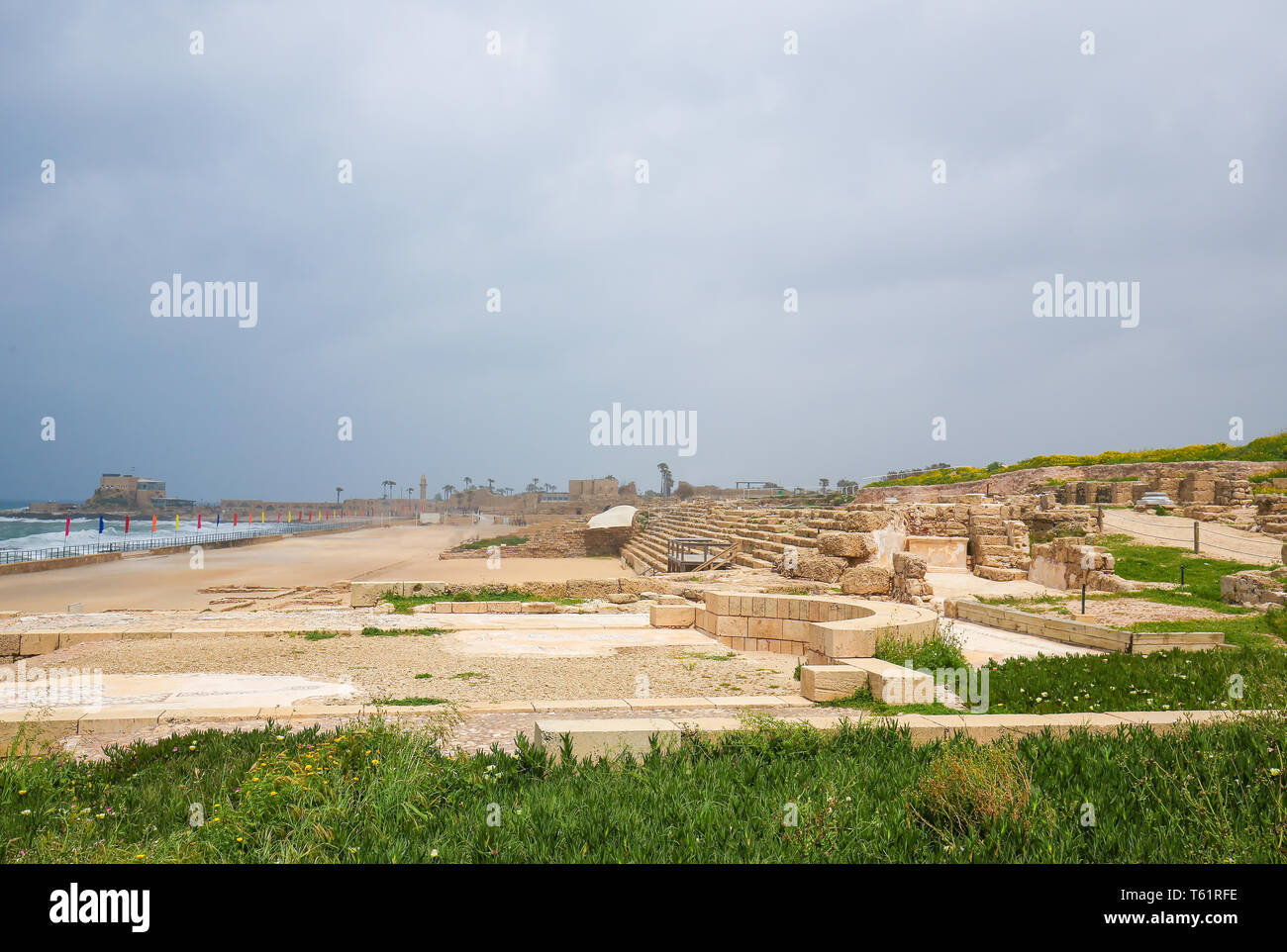 Ruinas de la antigua ciudad romana de Cesarea, en la costa mediterránea de Israel Fotografía de