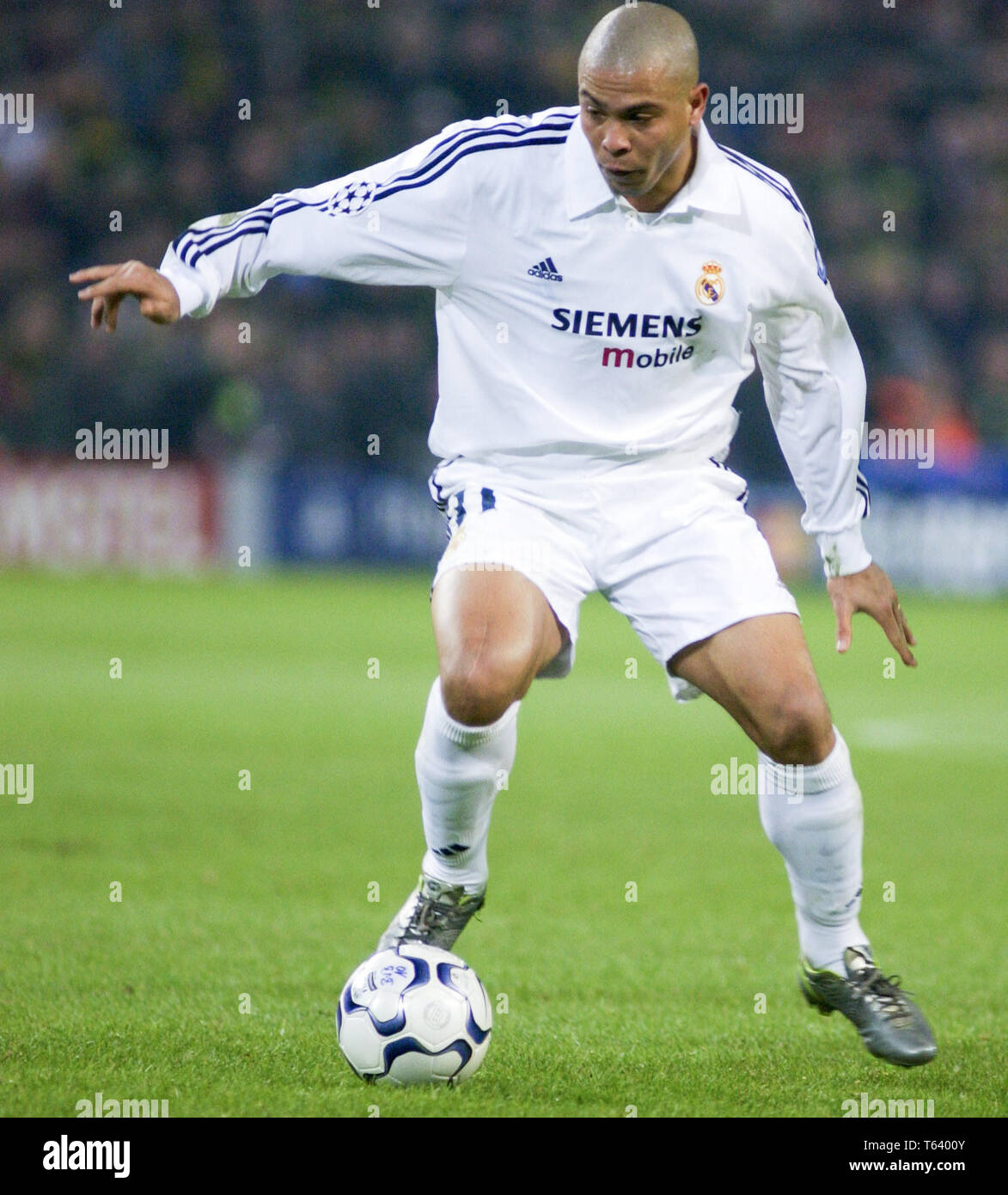 Ronaldo nazario real madrid fotografías e imágenes de alta resolución -  Alamy