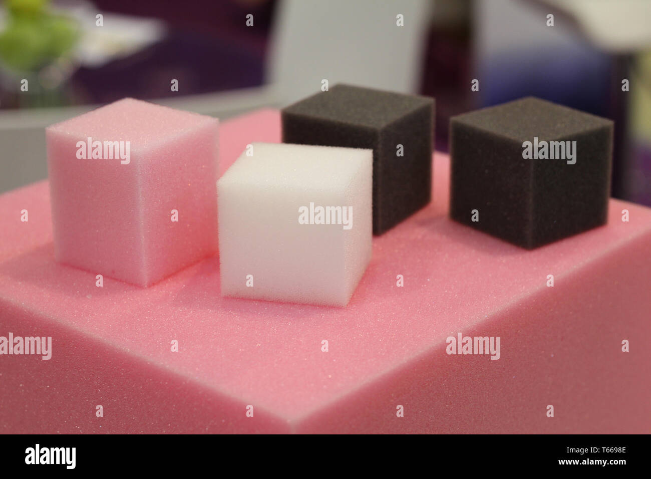Espuma de poliuretano fotografías e imágenes de alta resolución - Alamy