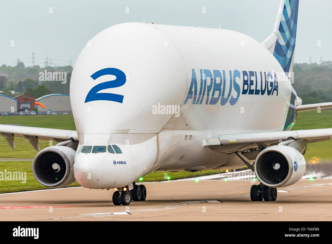 airbus-aviones-de-transporte-numero-2-en-hawarden-aeropuerto-t66fb8.jpg