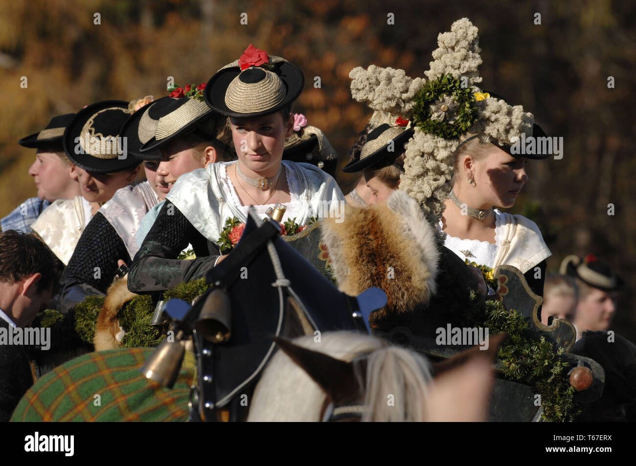 Leonhardiritt Leonhardifahrt o, una procesión con garbs, una tradición de Baviera, en el sur de Alemania Foto de stock