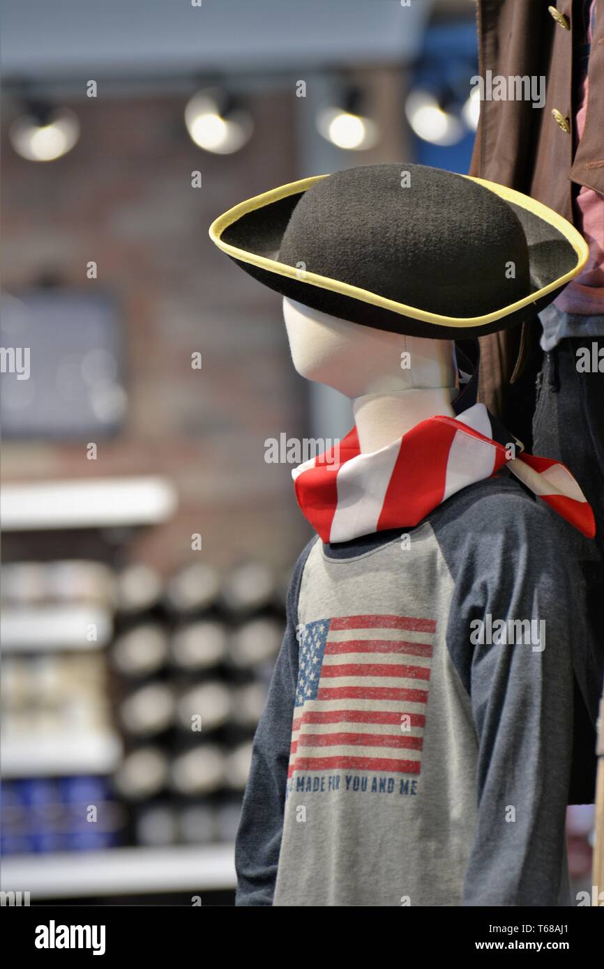 1776 estilo sombrero revolucionario en Filadelfia el Constitution Hall Gift  shop en Pennsylvanian Fotografía de stock - Alamy