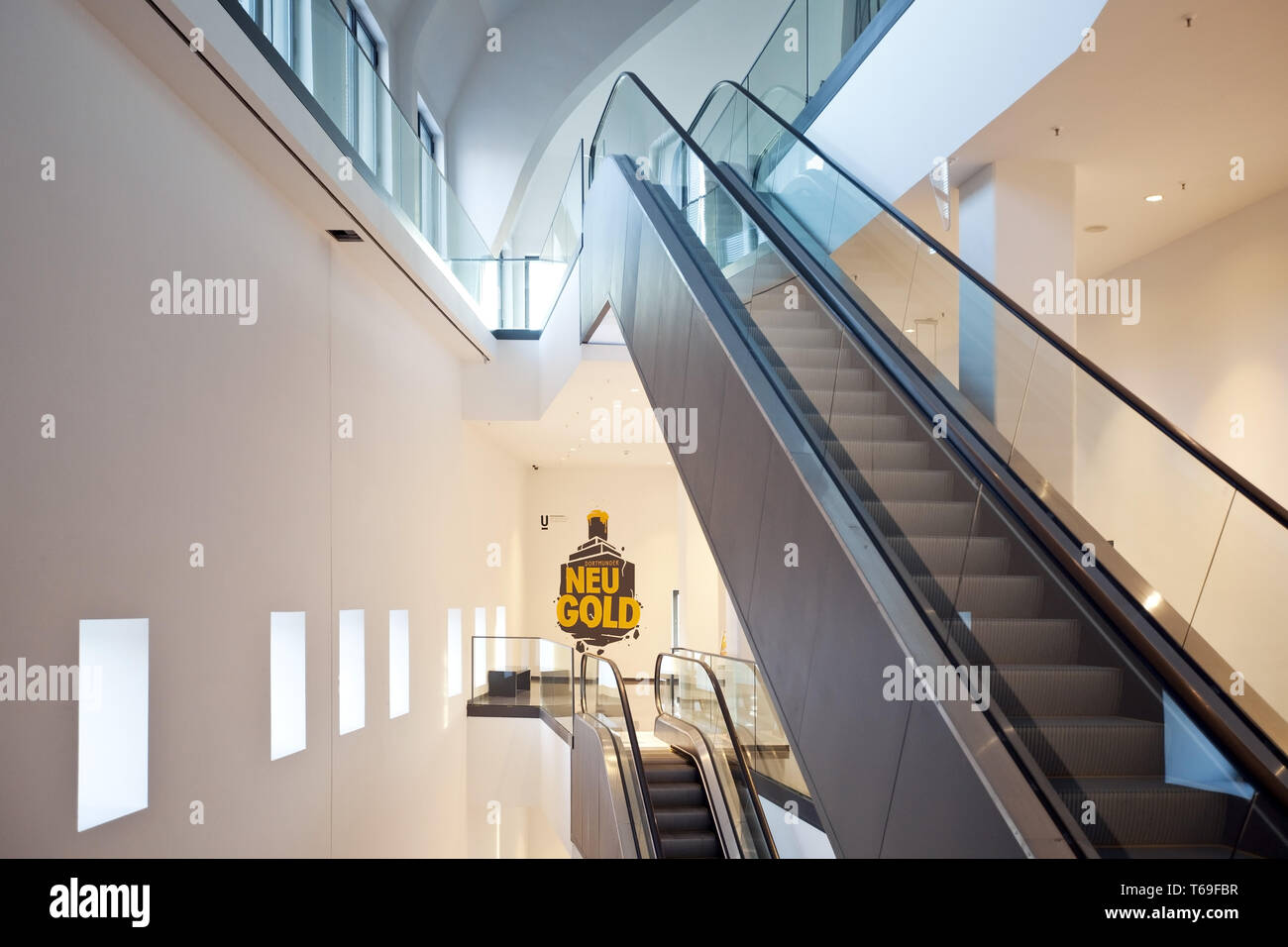 Escalera, Dortmunder U, Centro de Arte y creatividad, Dortmund, Alemania Foto de stock