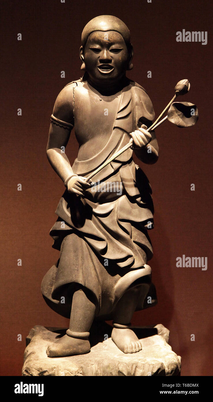 Bebe Con Flor De Loto Fotos E Imagenes De Stock Alamy