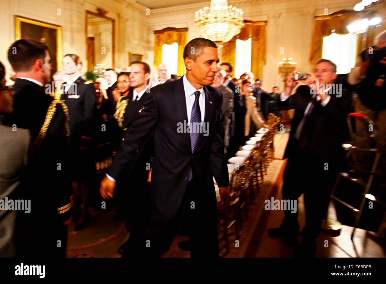 El Presidente de Estados Unidos, Barack Obama, signos en ley la mejora de los derechos de los veteranos. Foto de stock