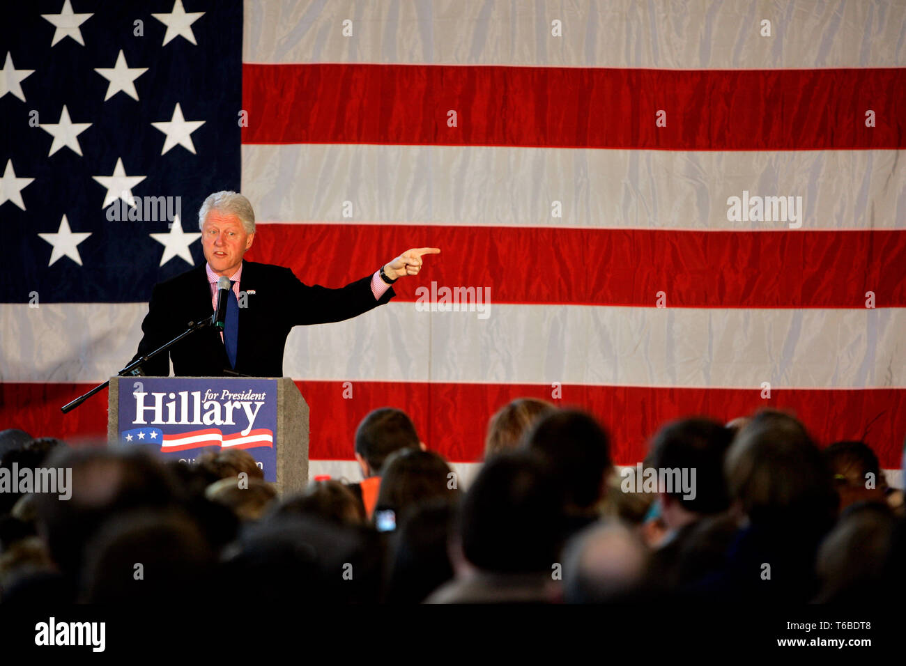 El ex presidente Bill Clinton campañas en Lakewood para su esposa Hillary Rodham Clinton, que está en marcha contra Obama como candidato en las elecciones presidenciales de 2009. Foto de stock