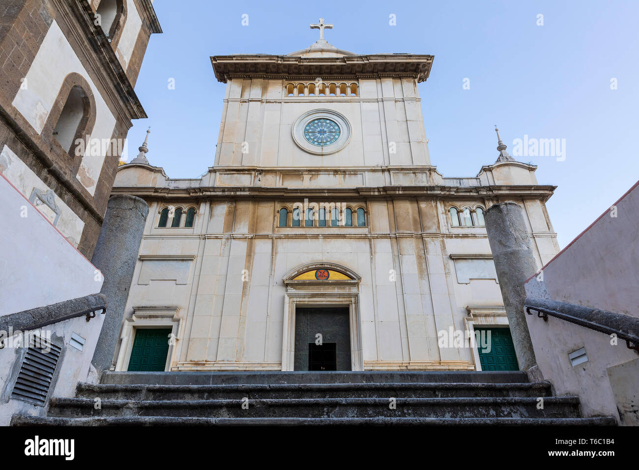 Iglesia de Santa Maria Assunta, Positano, Italia Foto de stock