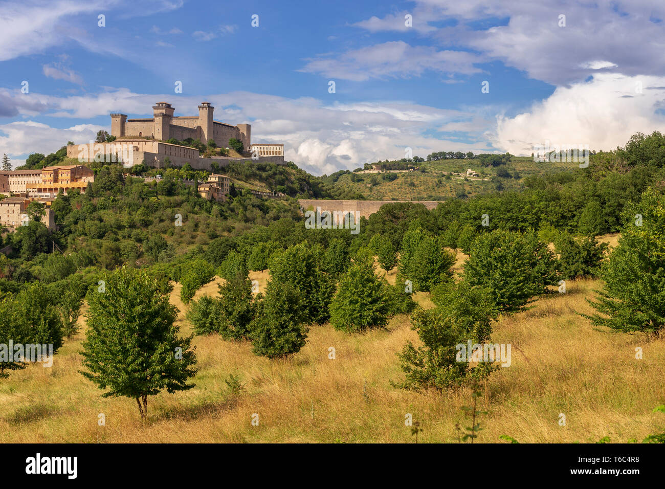 Italia, Umbria, distrito de Perugia, Spoleto, Rocca Albornoz Foto de stock