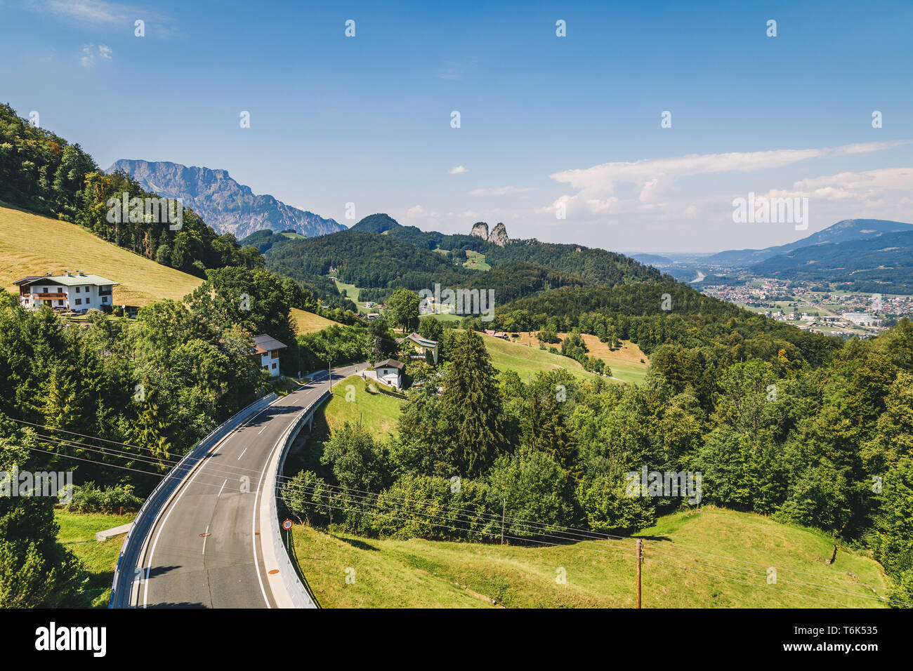 Idílico paisaje de montaña en Hallein, Salzburgo. Foto de stock