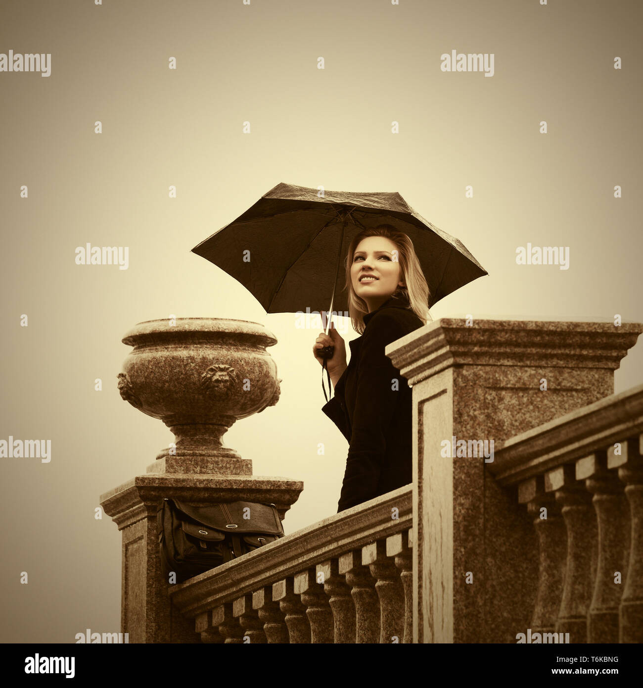 Seã±ora Con Paraguas Fotos e Imágenes de stock - Página 7 - Alamy