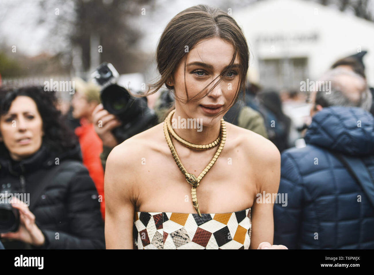 Paris, France -February 27, 2019: Street style outfit - Camila Coelho  before a fashion show during Paris Fashion Week - PFWFW19 Stock Photo -  Alamy
