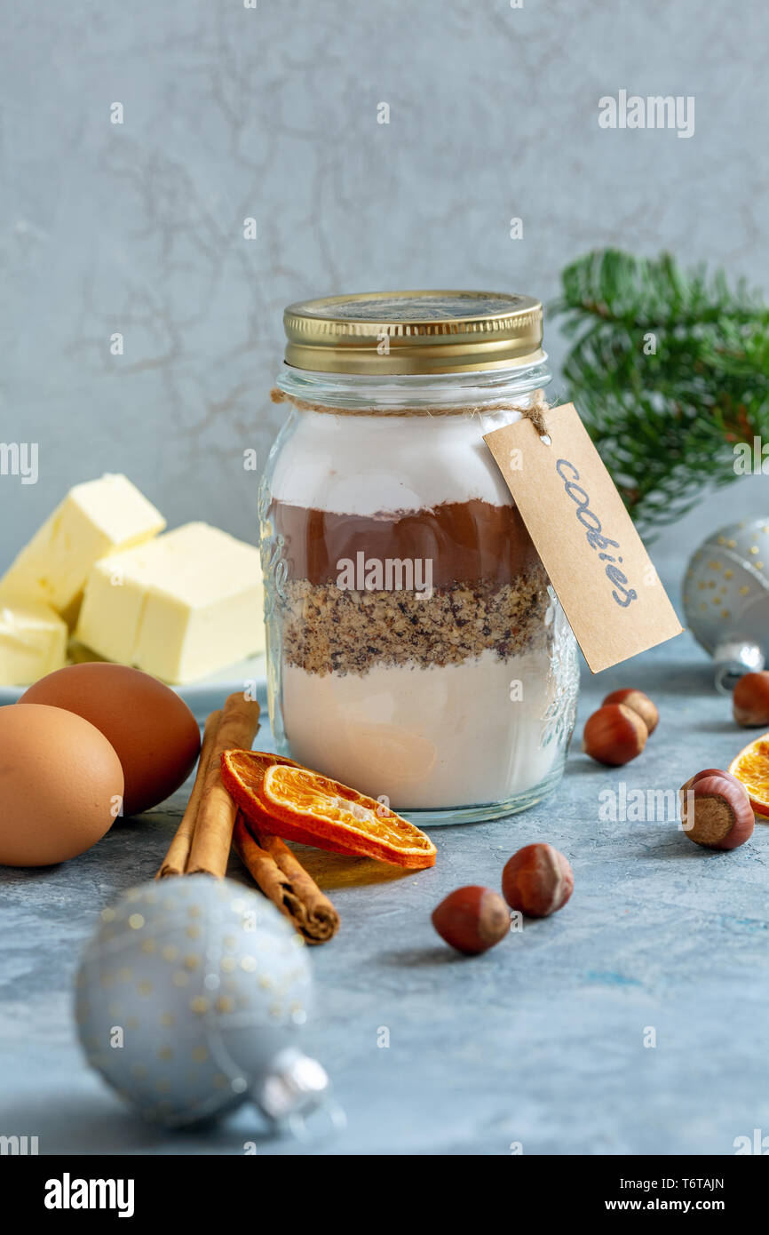 Ingredientes para hornear galletas de Navidad. Foto de stock