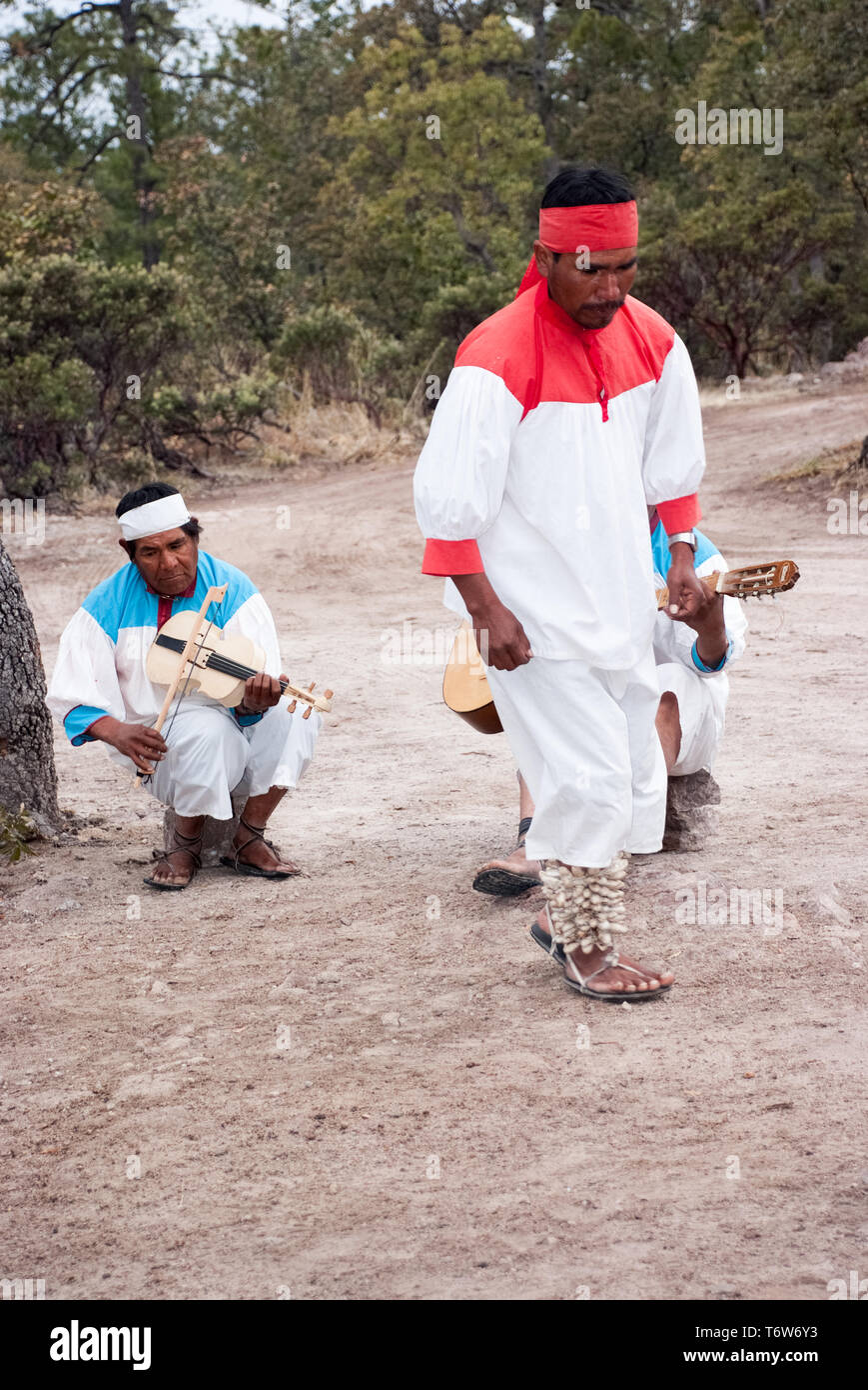 Native Singers Fotos E Imagenes De Stock Alamy Native Singers Fotos E Imagenes De Stock Alamy