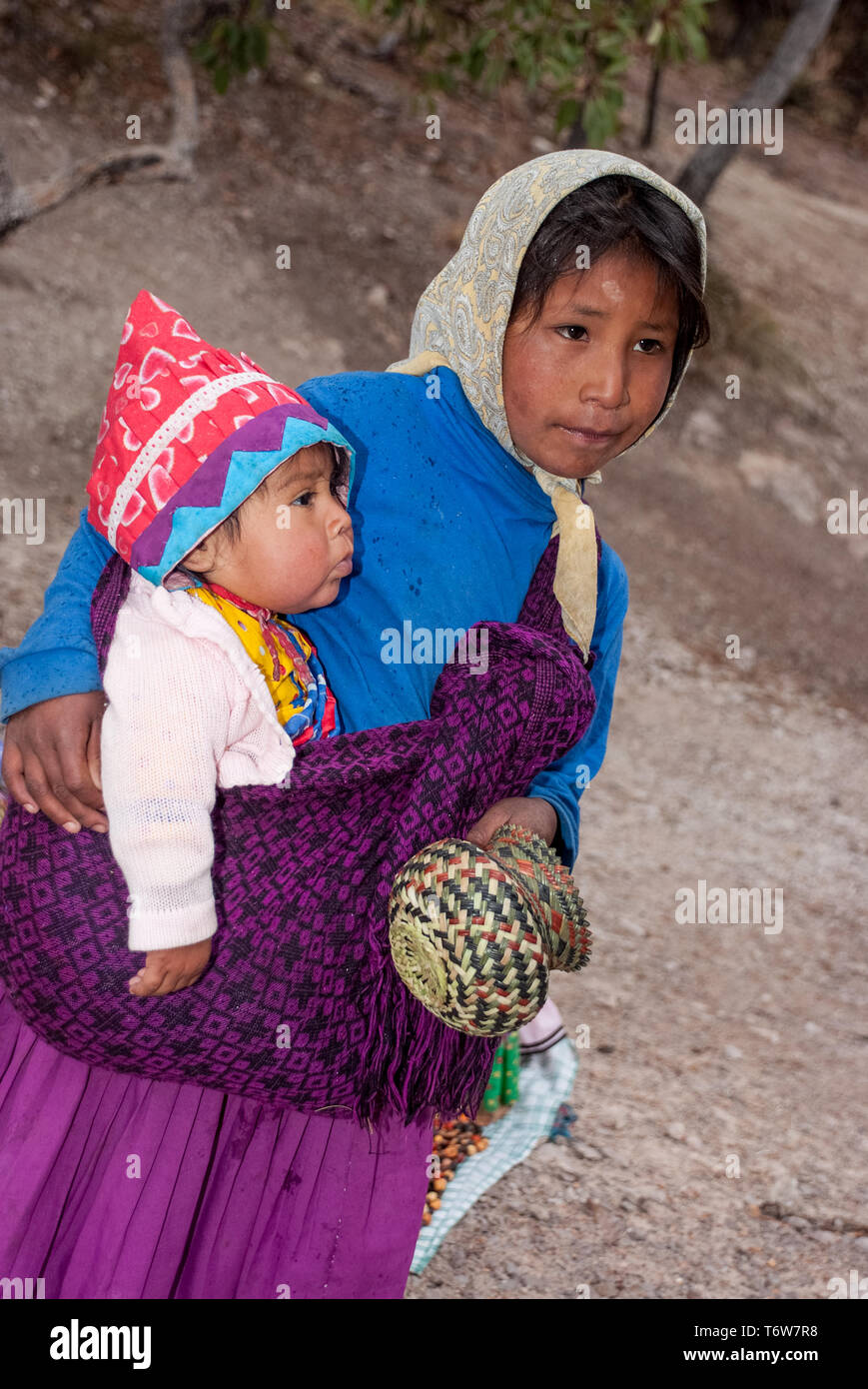 Tarahumara Raramuri Fotos E Imagenes De Stock Alamy