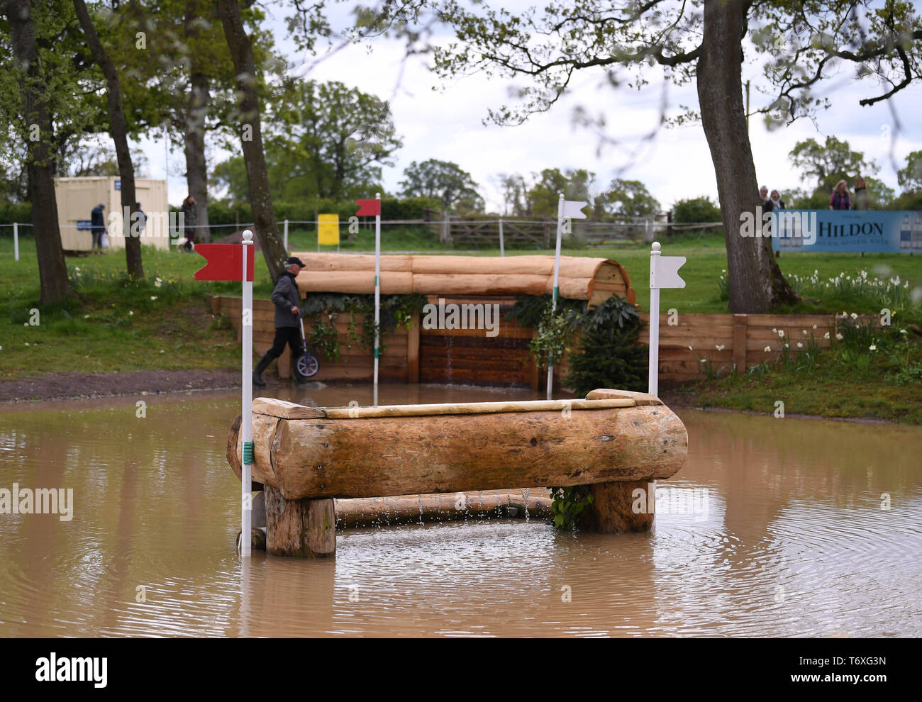 Badminton Estate, badminton, Reino Unido. 3 de mayo de 2019. Mitsubishi Motors Badminton Horse Trials, día 3; vista previa del 2019 Badminton Horse Trials prueba Cross Country, cerca del estanque de agua Hildon 15 Crédito: Además de los deportes de acción/Alamy Live News Foto de stock