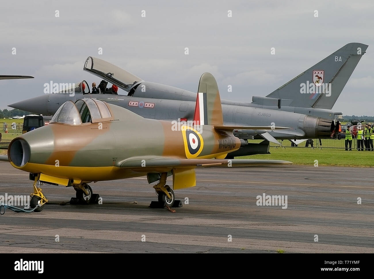 Gloster E 28 39 Gloster Whittle Gloster Pioneer O Gloster G 40 Fue El Primer Avion Britanico Y Volaron Por Primera Vez En 1941 Replica Con La Raf Typhoon Fotografia De Stock Alamy